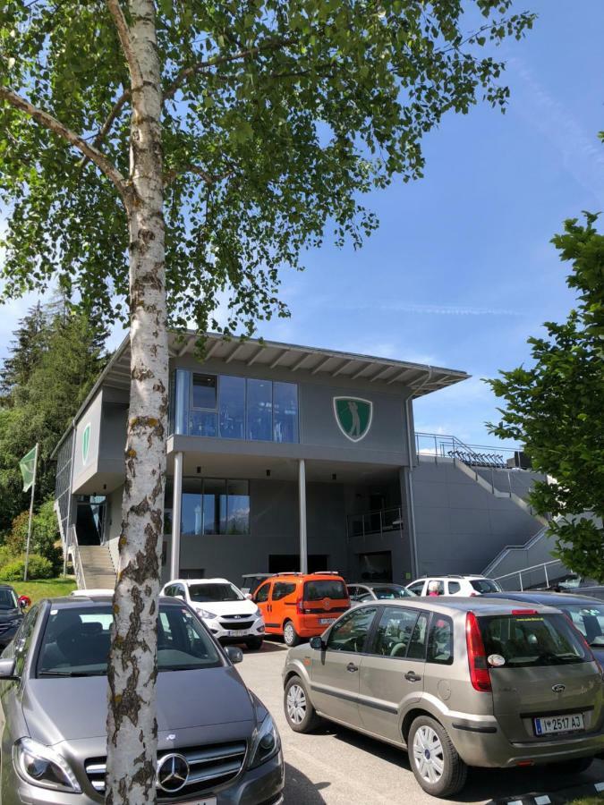 Gisi Apartmán *